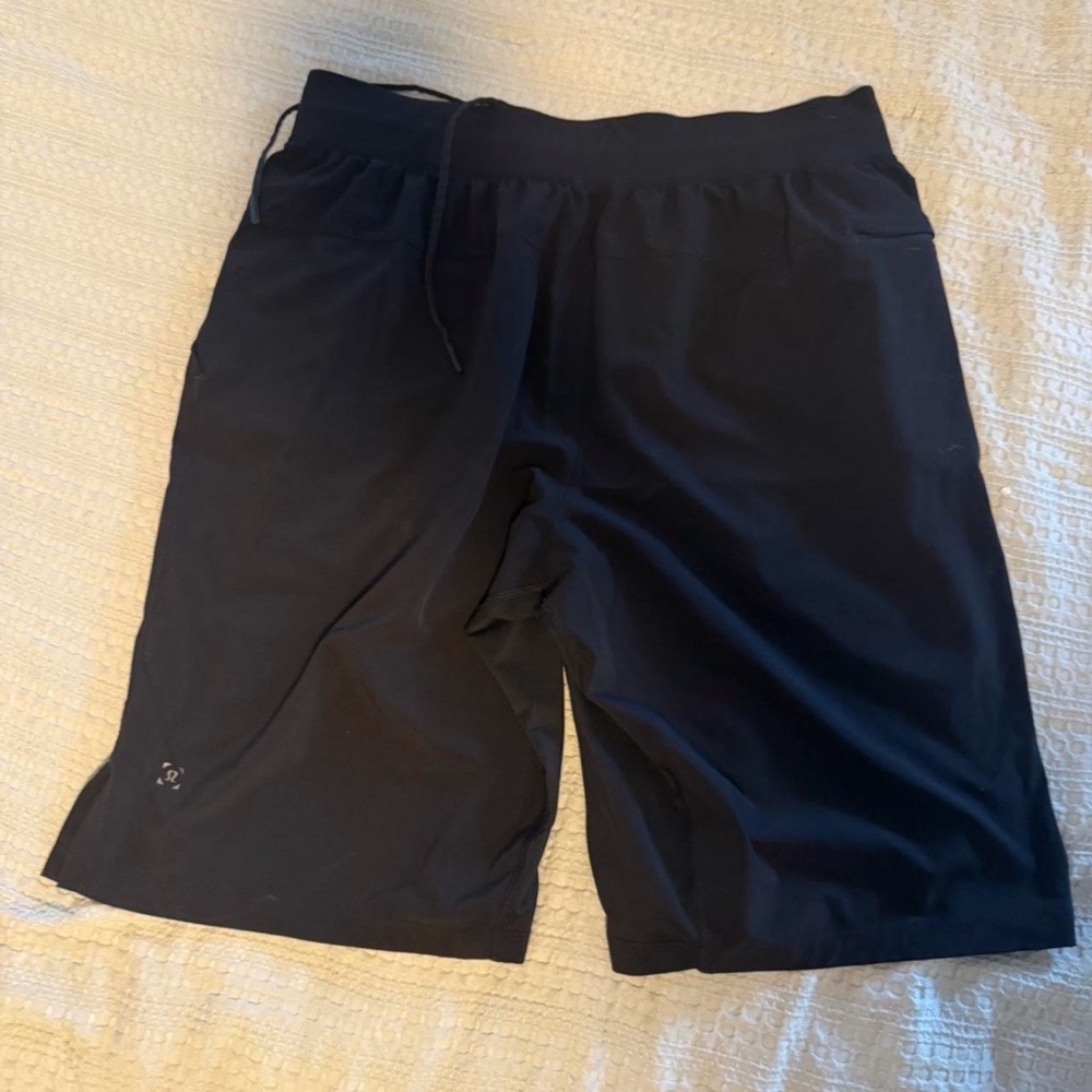 Men’s black lululemon shorts